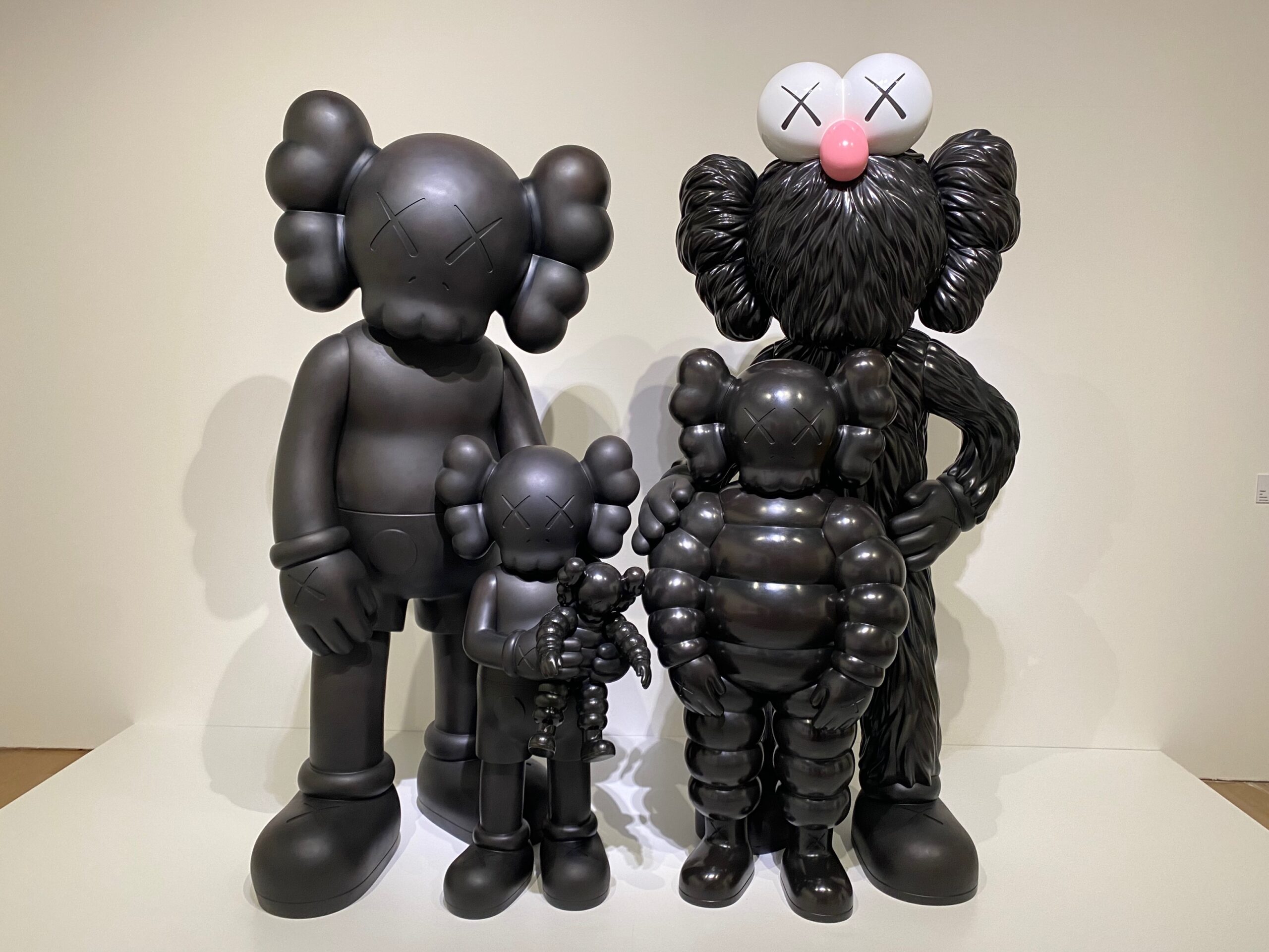 KAWSの展覧会 ｜ARTICLE｜株式会社Unifit｜ユニフィット